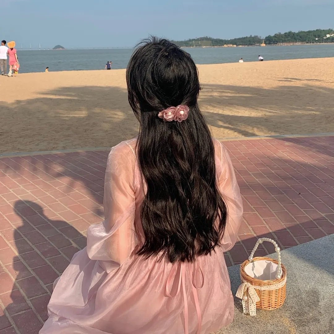 退婚后错撩千亿大佬 封面
